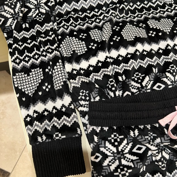 Women pajama or house outfit size S - Picture 7 of 7